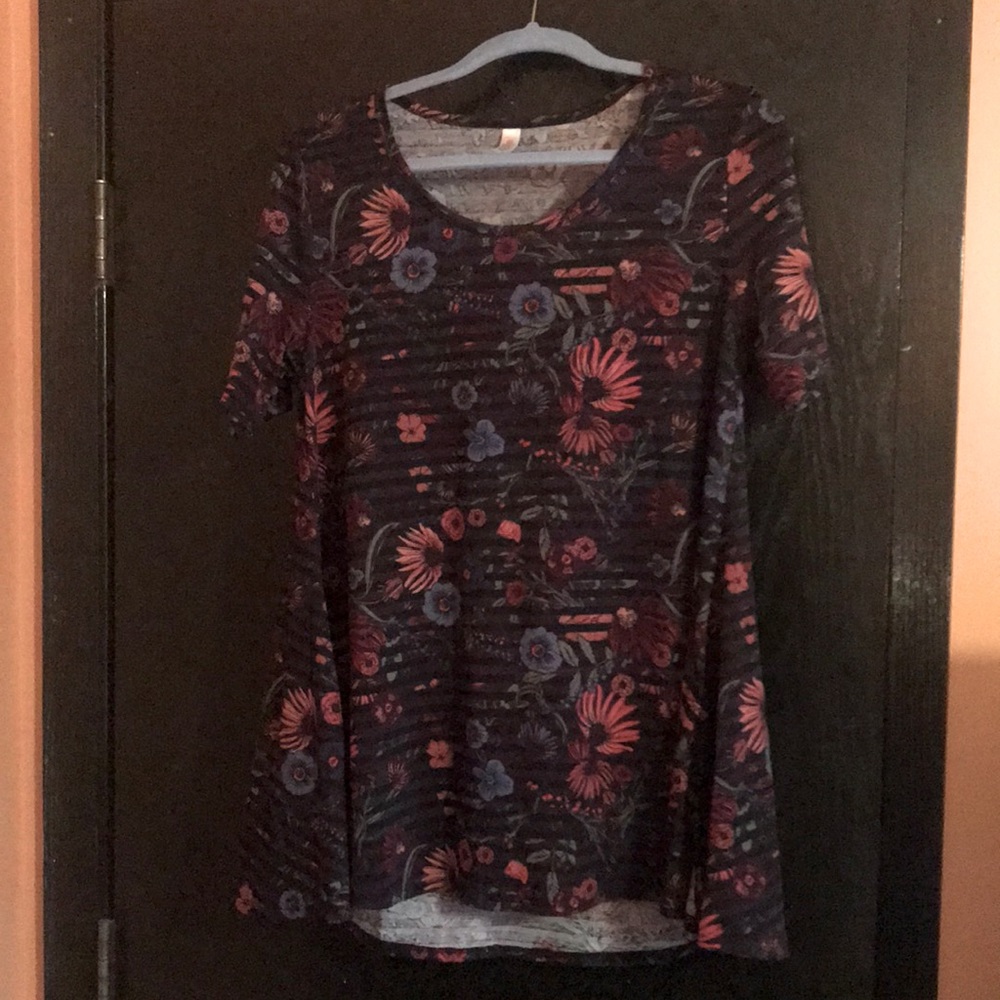 Lularoe Perfect T size S EUC